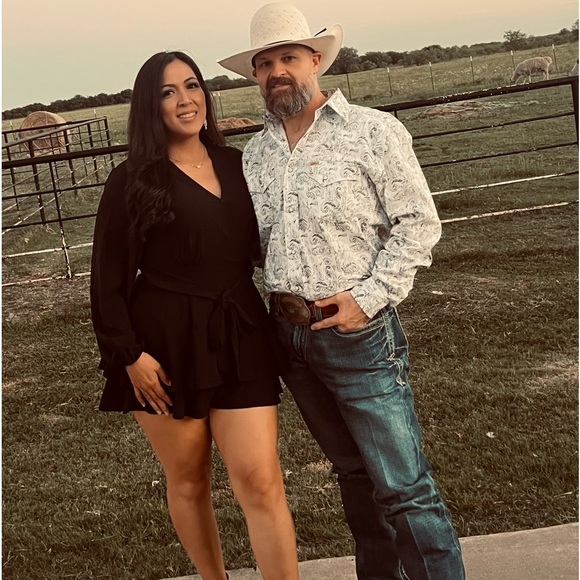 Meet your Posher, Joshua - Picture 1 of 2